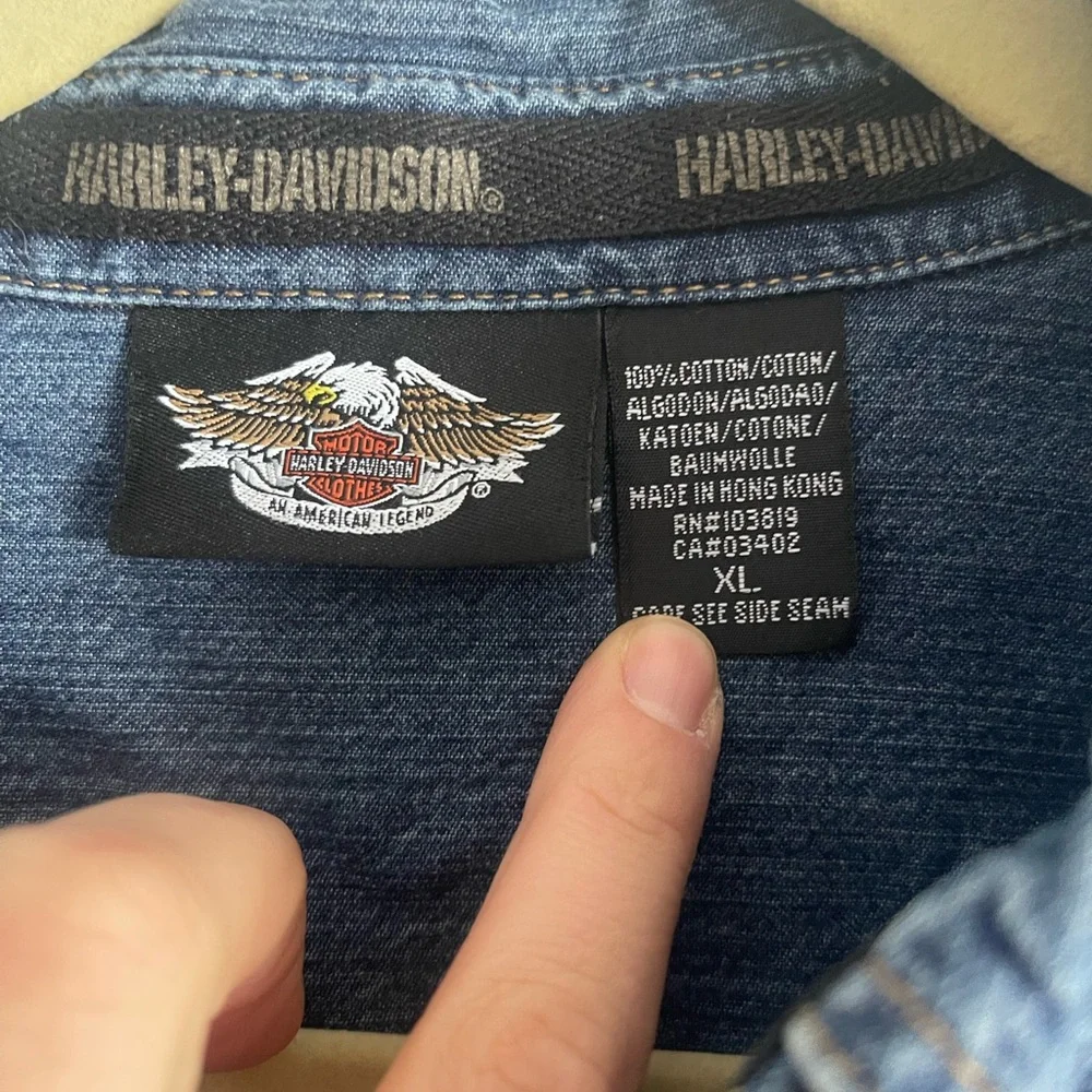 Harley-Davidson Blue Denim button down with Patch - Picture 3 of 4